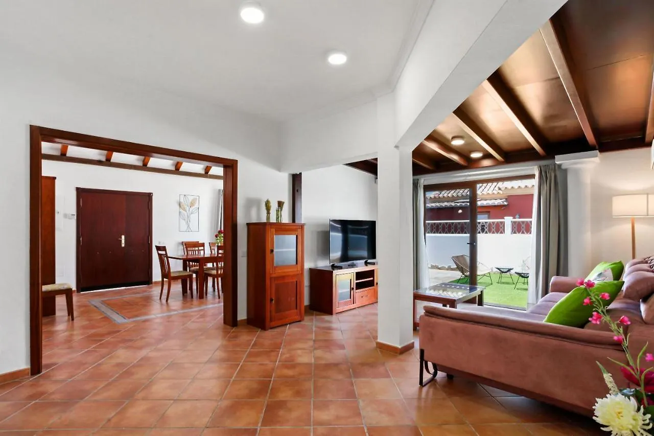 Villa Thomas Κοραλέχο 0*,