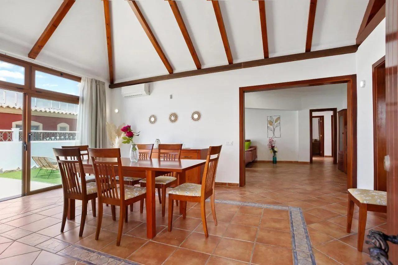 Villa Thomas Κοραλέχο